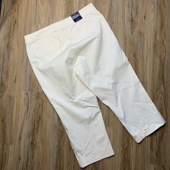 CHAPS Slimming Fit White Stretch Capri Pants Cropped - NEW with tags - Size 12 - Picture 6 of 11